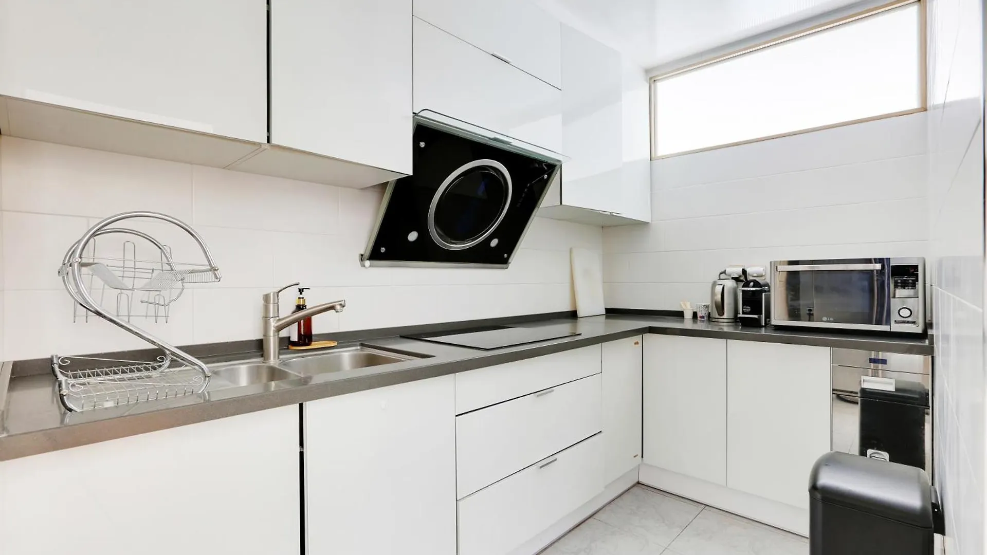 A 1 Minute Du Metro Et Parking Prive Apartment Paris