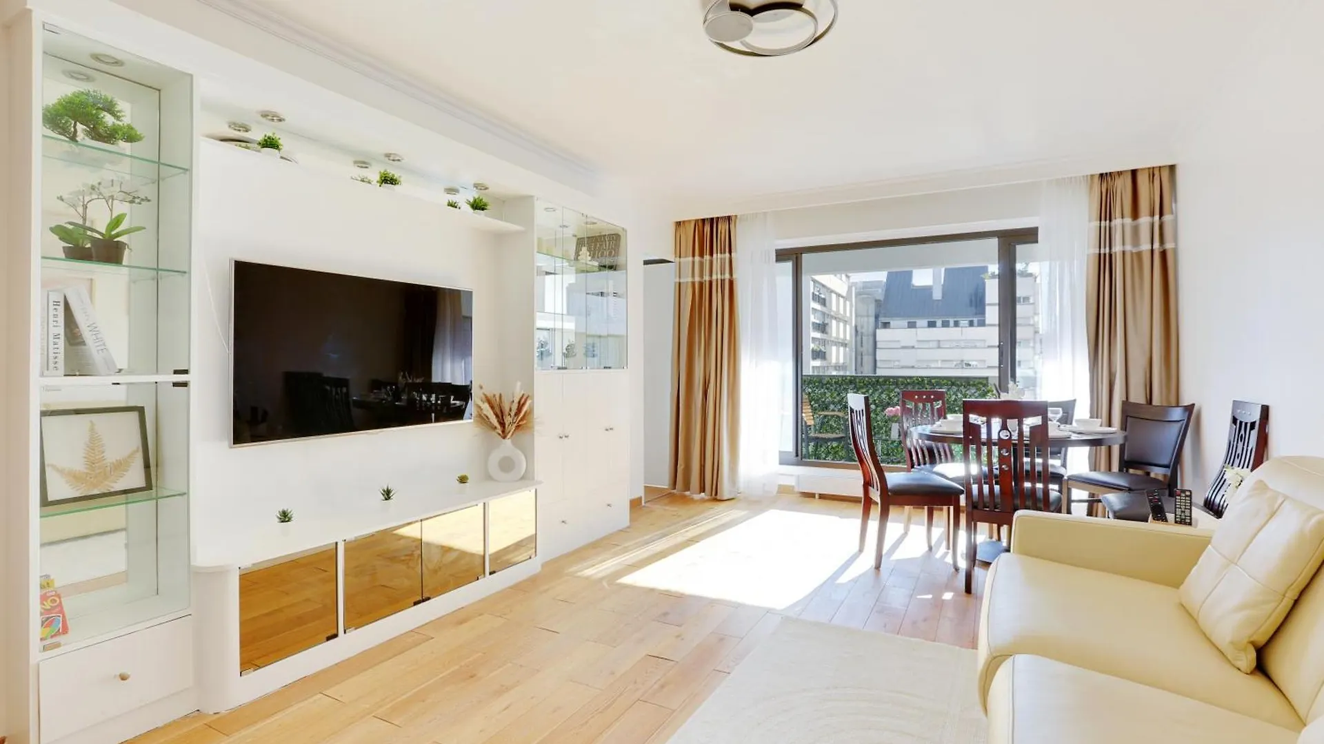 A 1 Minute Du Metro Et Parking Prive Apartment Paris